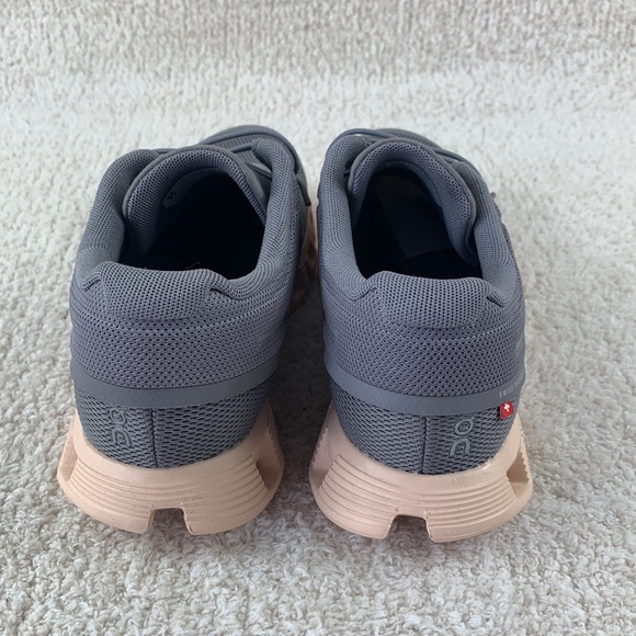 ON RUNNING CLOUD 5 - Picture 2 of 8